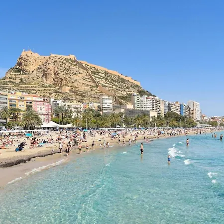 Bright & Spacious In Apartment Alicante